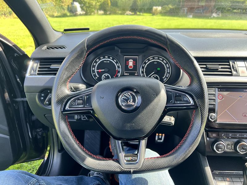 Škoda Octavia 2.0TDI 135KW,VRS,CHIP,TZ,NAVI - fotka 36 z 47