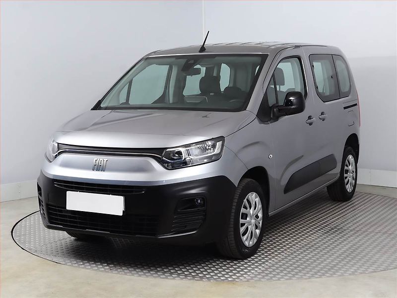 Fiat Dobló (2023) 1.5 BlueHDi, 5Míst, ČR, DPH - fotka 2 z 14