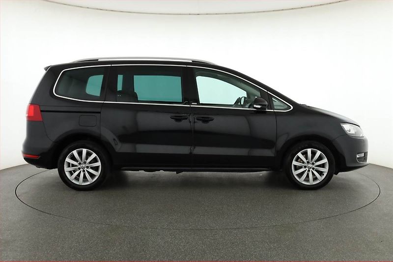 Volkswagen Sharan (2012) 2.0 TDI, 7 míst, Navi, Xenony - fotka 6 z 22