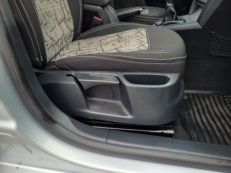 Škoda Octavia II FL 1.6 TDi 77kW ELEGANCE - fotka 20 z 47