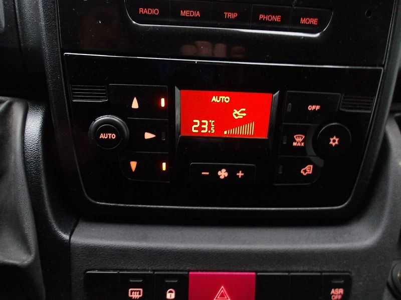 Citroën Jumper 2,2HDi L3H3 PO ROZVODECH !!! - fotka 31 z 35