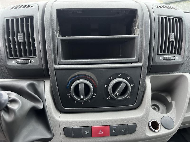 Fiat Ducato 2.2 JTD L1H1 NOVÉ PNEU VSTŘIKY - fotka 12 z 26