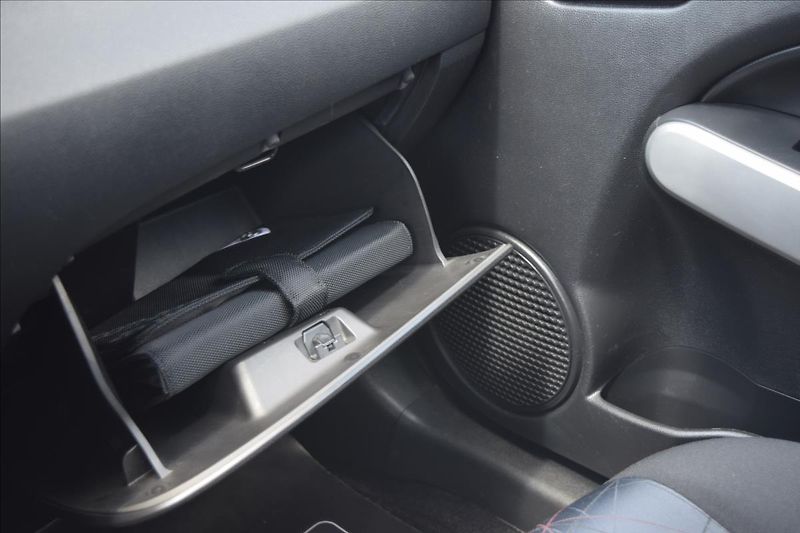 Mazda 2 1,4 I 55KW NOVÁ STK KLIMA - fotka 37 z 39