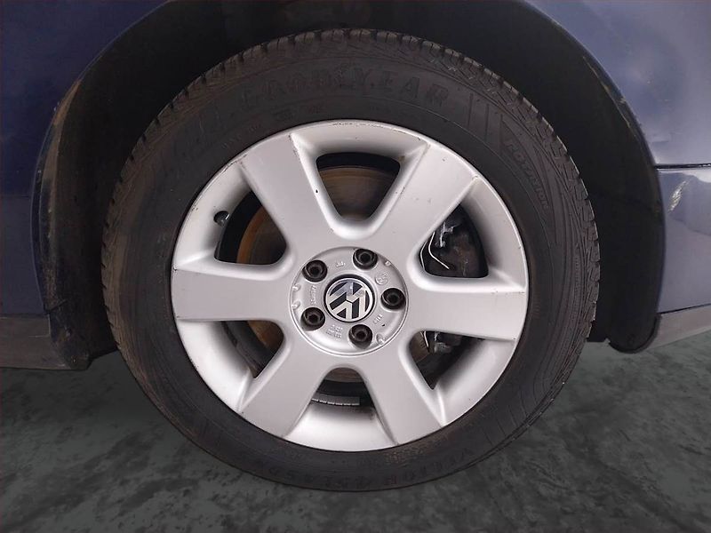 Volkswagen Passat (2006) Comfortline 1.9 TDI, po STK - fotka 15 z 18
