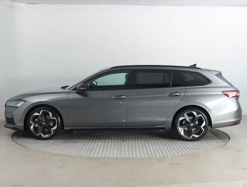 Škoda Superb (2025) 2.0 TDI - fotka 3 z 21