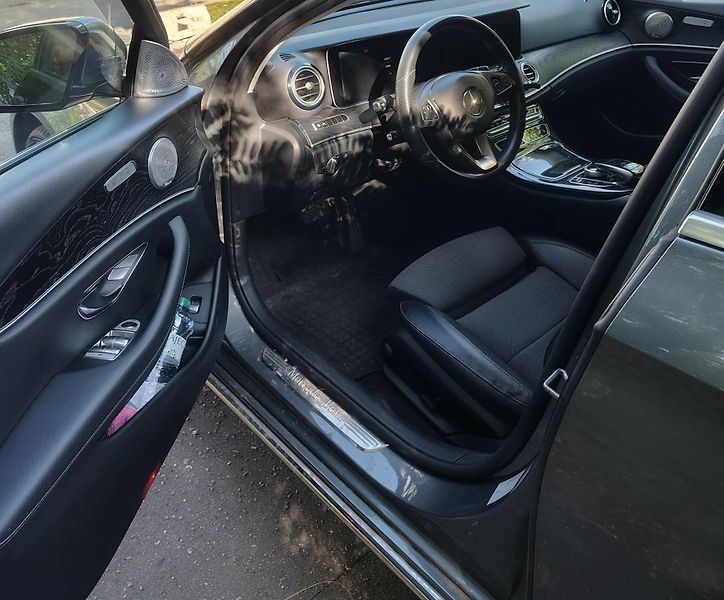 Mercedes-Benz Třídy E (2017) Mercedes E 350 D 4 matic - fotka 11 z 24