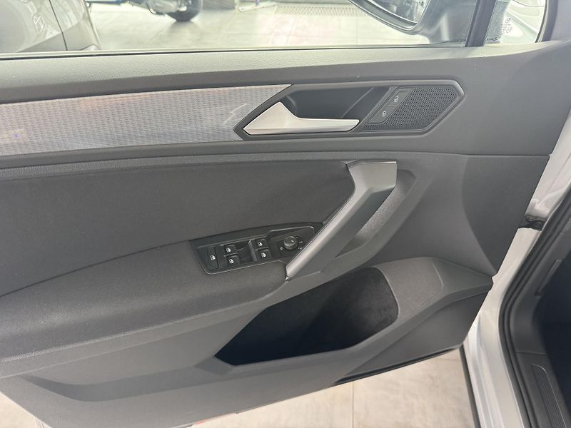 Volkswagen Tiguan (2023) 2,0TDi DSG REZERVACE - fotka 20 z 38