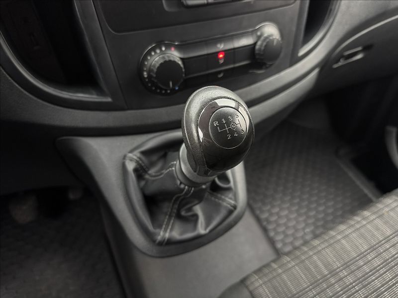 Mercedes-Benz Vito 1,8 LONG LED DPH VÝHŘEV KAMERA - fotka 23 z 44