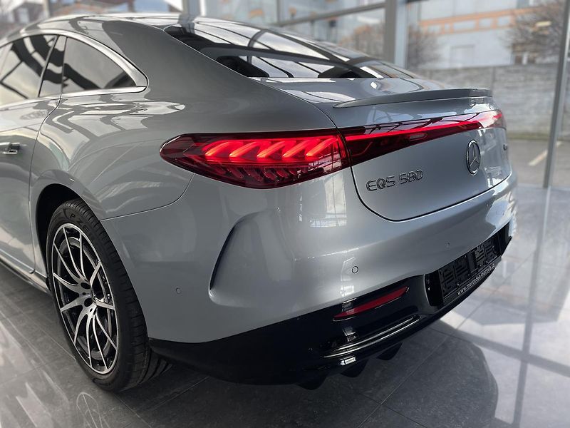 Mercedes-Benz EQS 580 4MATIC AMG linie - fotka 28 z 36