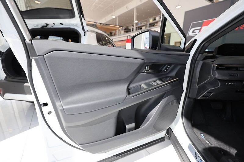 Toyota bZ4X Executive AWD 73.1 kWh - fotka 6 z 18