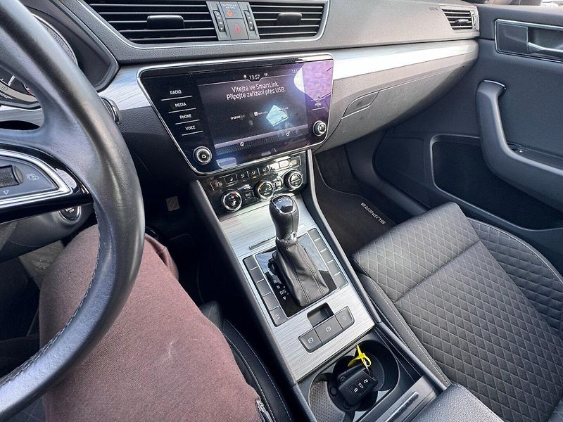 Škoda Superb (2019) 1,5 TSI 110 KW 2. MAJ KM - fotka 27 z 44