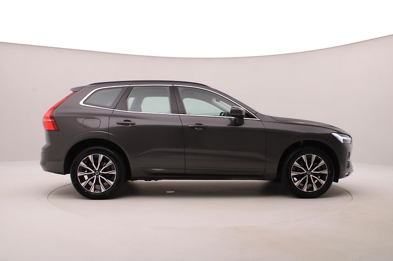 Volvo XC60 B5 AWD CORE AUT REZERVACE - fotka 14 z 52