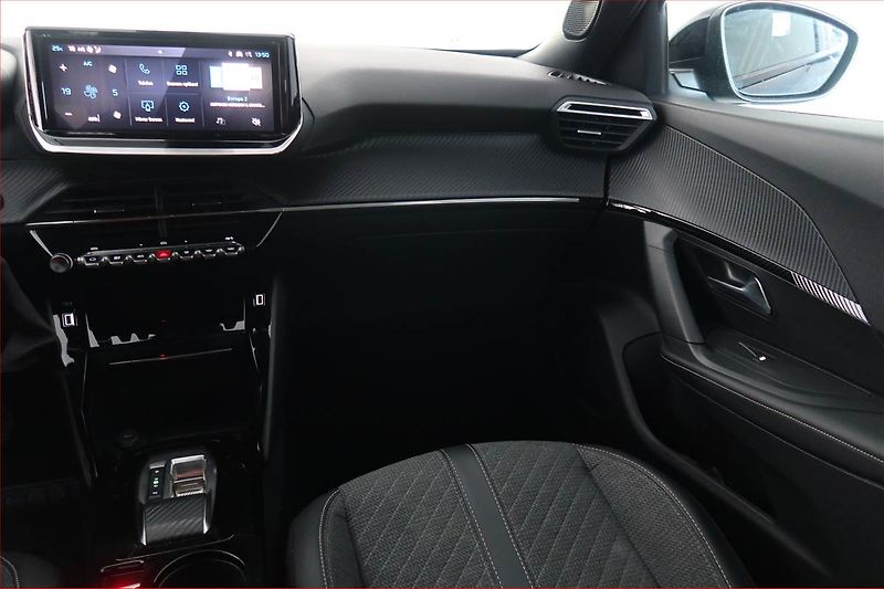 Peugeot 2008 (2025) Allure 1.2 PureTech - fotka 8 z 18