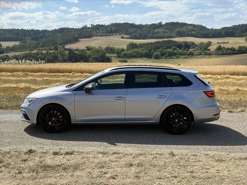 Seat Leon 2,0 TSI Cupra 221kW 4Drive DSG - fotka 4 z 32