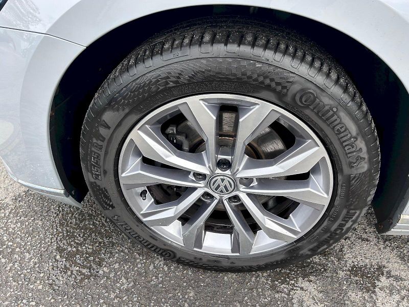 Volkswagen Passat (2022) 2.0 TSI 140kW DSG Elegance - fotka 34 z 35