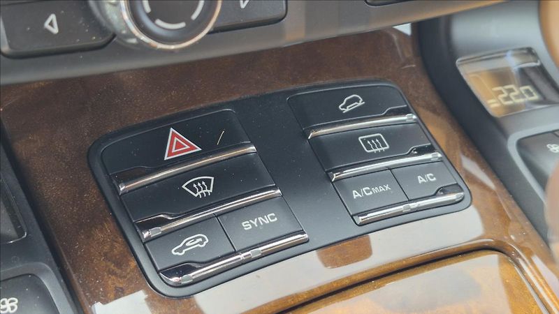 Porsche Cayenne 4,2 TDi V8 S 281 KW 4x4 ČR - fotka 20 z 30