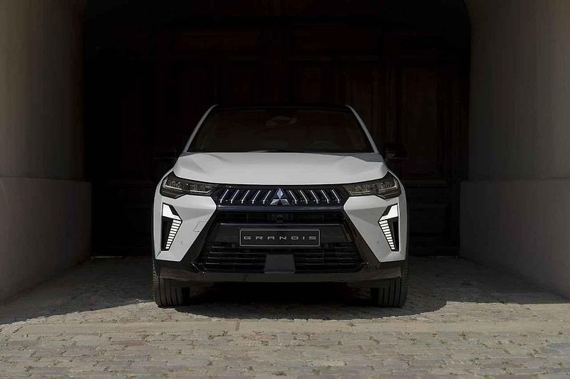 Mitsubishi uvádí nový Grandis s osmiletou zárukou.