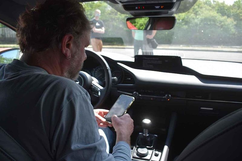 Automobilky přistupují k ovládání asistenčních systémů velmi různorodě