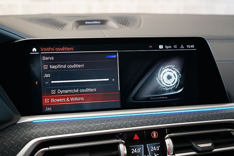 BMW X7 M50i xD, Executive Drive Pro - fotka 28 z 50