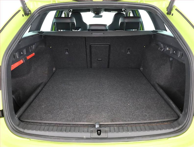 Škoda Octavia (2023) RS 1.4 TSI iV - fotka 20 z 21