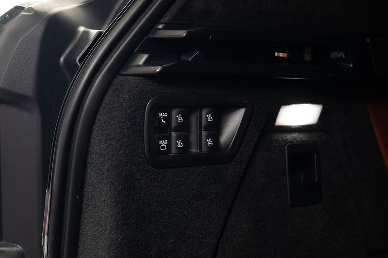BMW X7 M50i/360/HarmanKardon/Pano - fotka 27 z 31