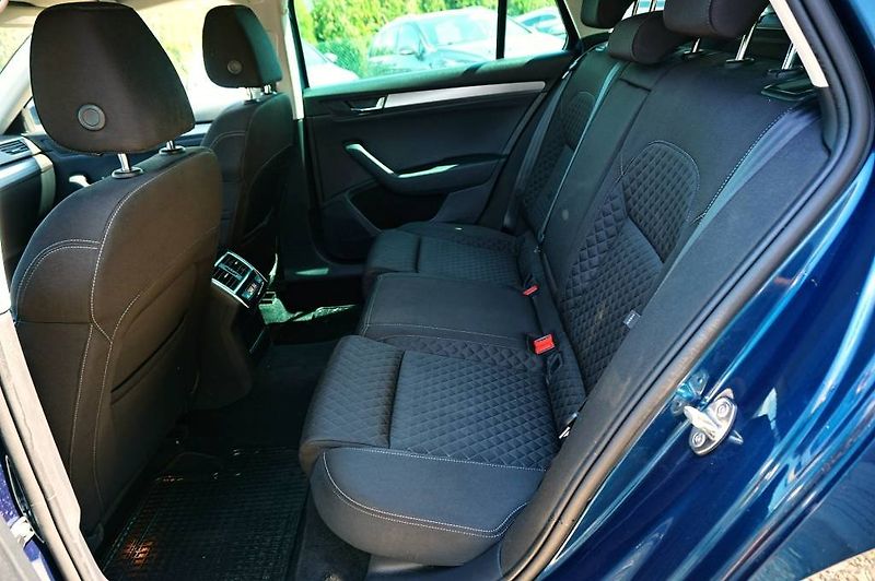 Škoda Superb (2018) STYLE 2,0 TSI 162 kW - fotka 27 z 58