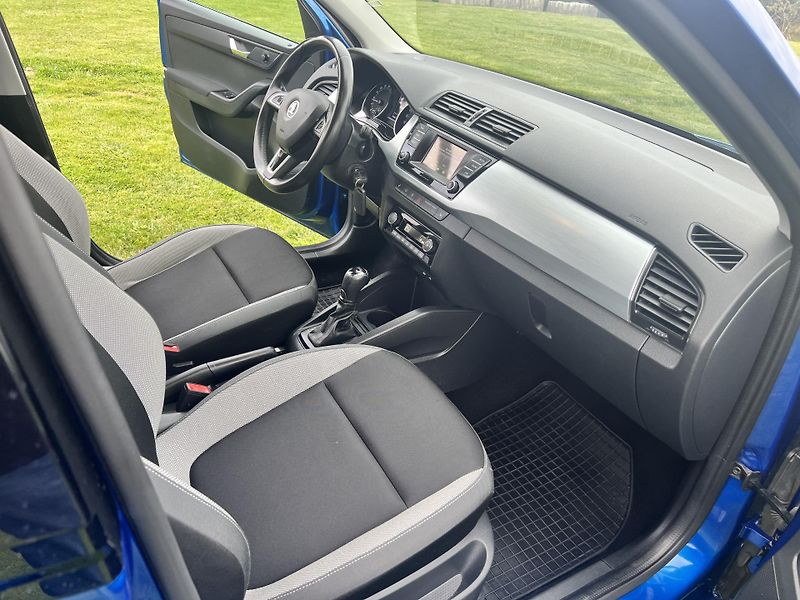 Škoda Fabia 1.4TDI 66KW,DSG,FRONT ASSIST - fotka 21 z 46