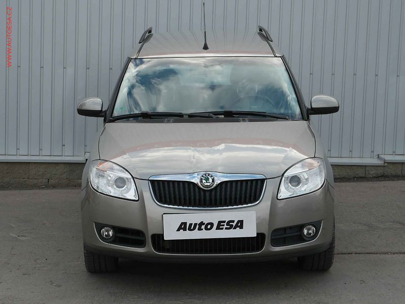 Škoda Roomster (2009) 1.4i, Sport, TZ - fotka 2 z 15
