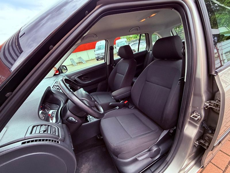 Škoda Fabia 1.2 TSi Elegance, Serviska - fotka 13 z 24