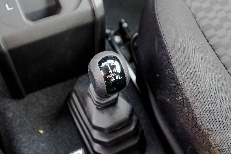 Suzuki Jimny (2025) Ve verzi Full Option - fotka 12 z 28