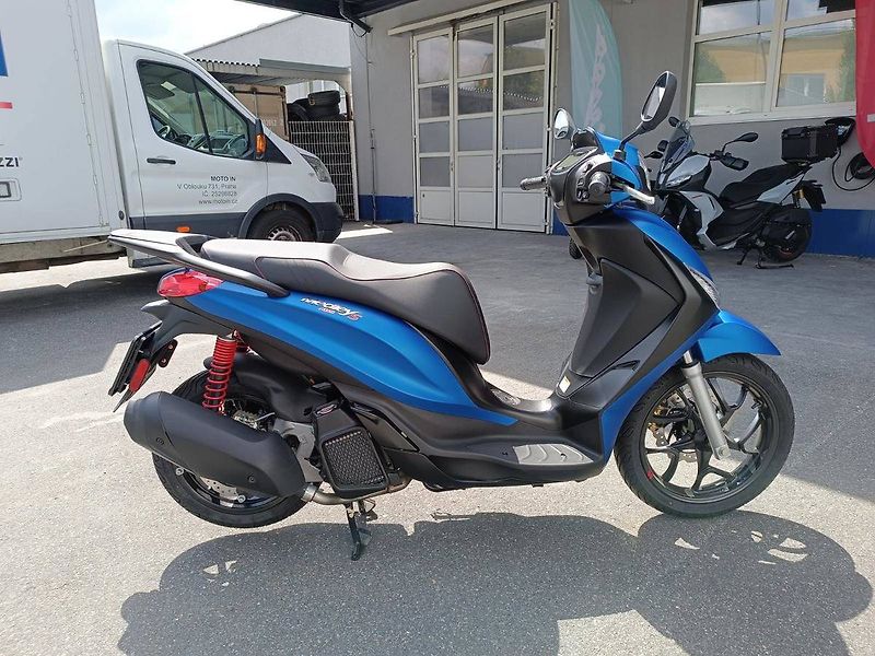 Piaggio Medley 125 (2024) S Blu Zaffiro (sleva 14.000.-) - fotka 7 z 9