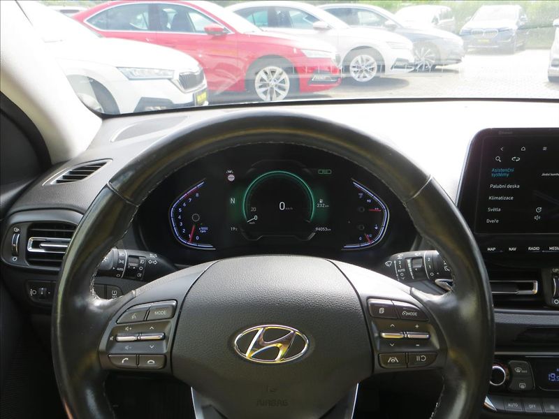 Hyundai i30 1,5 T-GDI M-Hev Style kombi - fotka 27 z 30
