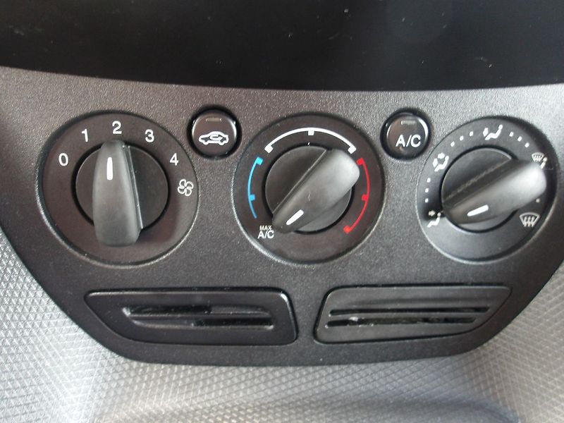Ford Transit Connect 1,6TDCi NAJ.170000km !!! - fotka 27 z 34