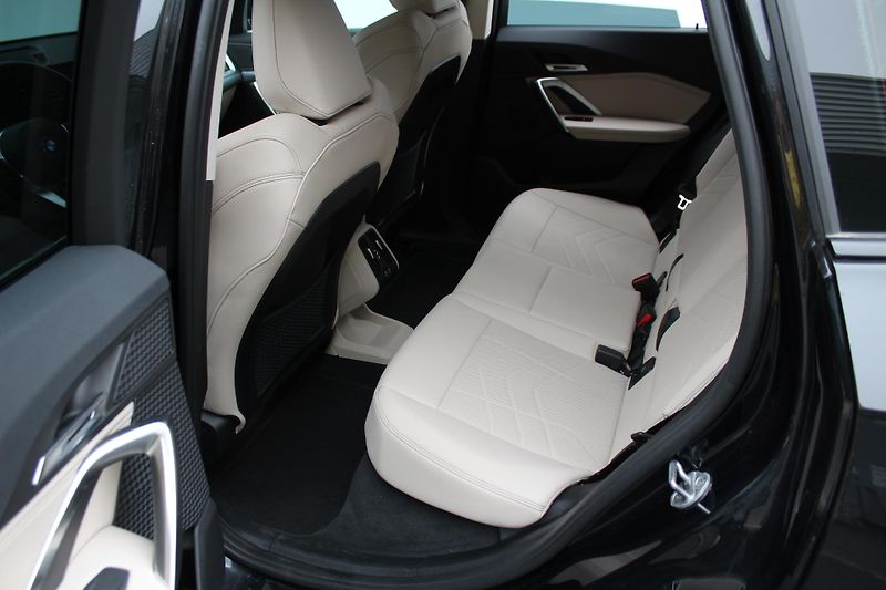 BMW X1 xDrive30e - fotka 11 z 22