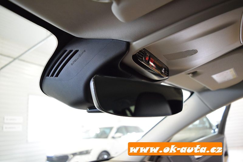Volvo V60 2.0 D PRAV.SERVIS AUTOMAT 2020 - fotka 52 z 61