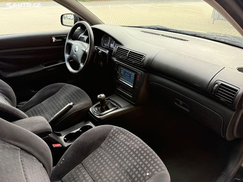 Volkswagen Passat (2001) 2.0i, 85kw Nová STK - fotka 9 z 20