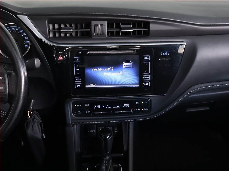 Toyota Corolla (2017) Style 1.6 Valvematic, Automat - fotka 12 z 25
