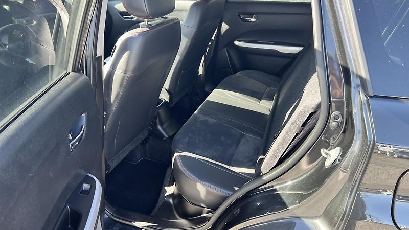 Suzuki Vitara 1.4 BoosterJet S 4X4 - fotka 11 z 12