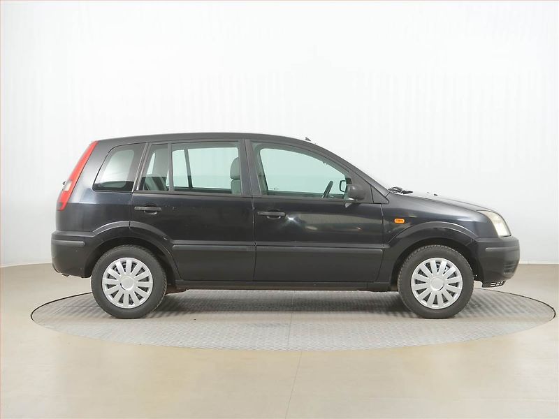 Ford Fusion (2004) 1.4, nová STK, slušný stav - fotka 6 z 13