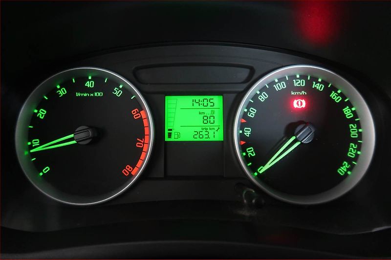 Škoda Fabia (2008) Ambition 1.4 16V, po STK - fotka 11 z 15