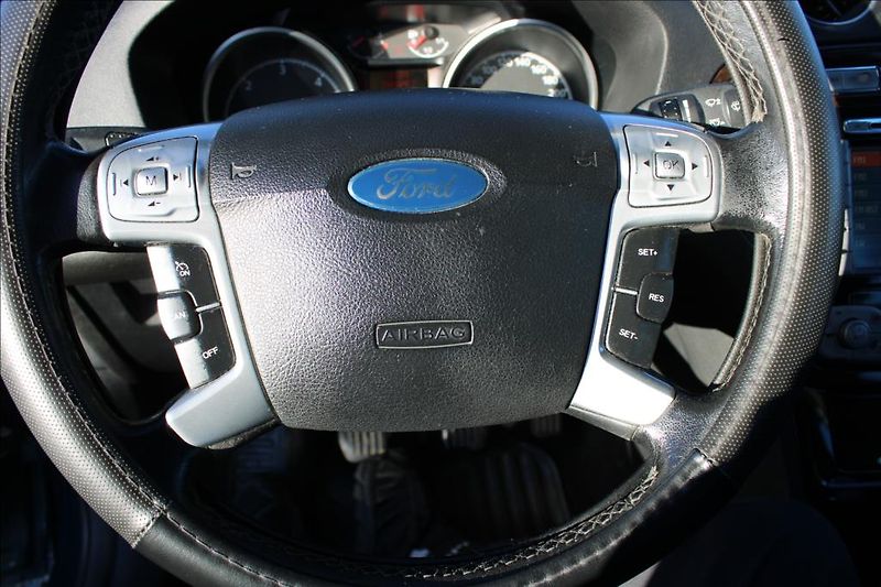 Ford Mondeo 2,0 TDCi  STK 9/27,DIG.KLIMA - fotka 19 z 26