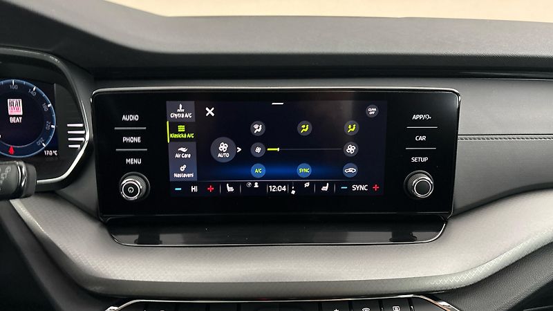 Škoda Octavia 2.0 TDI Ambition Combi - fotka 25 z 27
