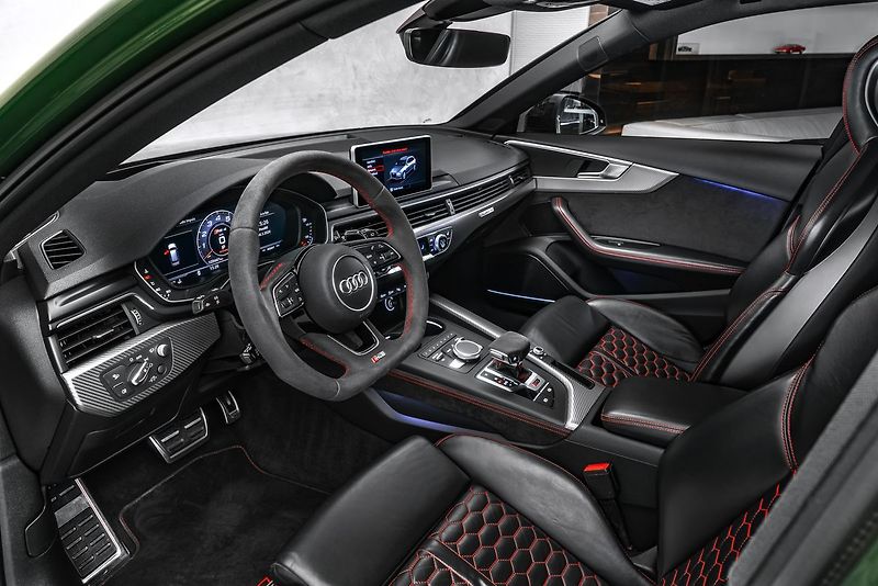 Audi RS 4 RS4  TFSI quattro, keramiky - fotka 13 z 27