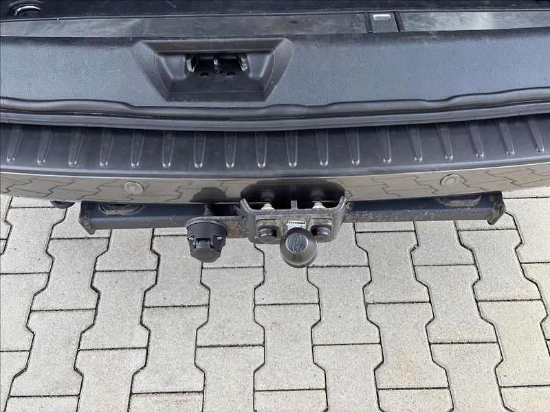 Ford Tourneo Custom 2,0 EcoBlue Titanium X 136kW - fotka 12 z 45
