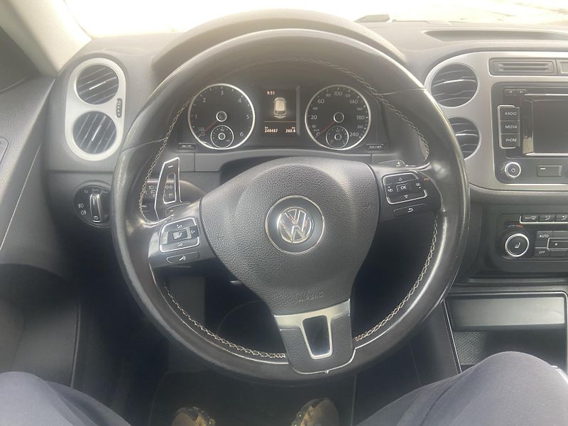 Volkswagen Tiguan (2014) 2.0 TDI - R-line CUP 4x4 - fotka 35 z 47