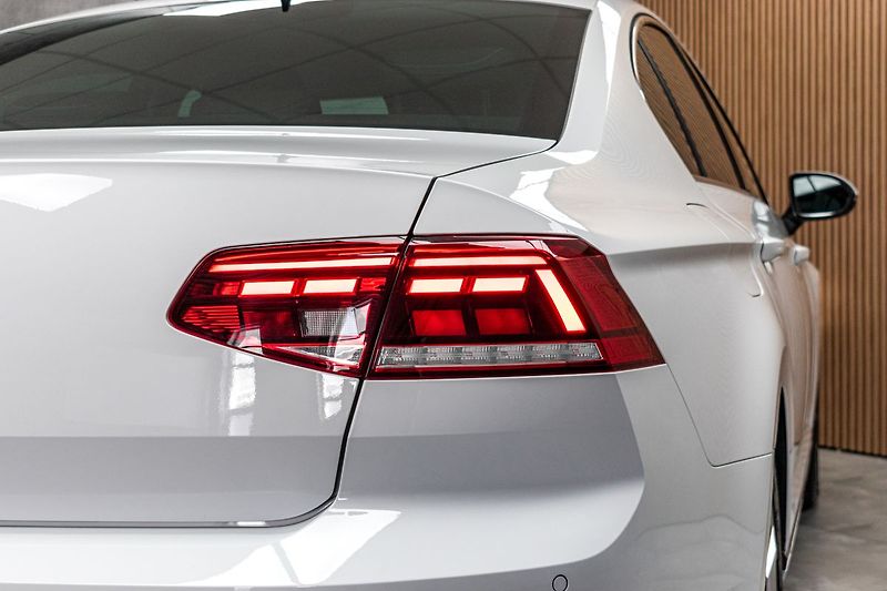 Volkswagen Passat 1.5 TSI ELEGANCE*DSG*DPH*ČR 1M - fotka 35 z 39