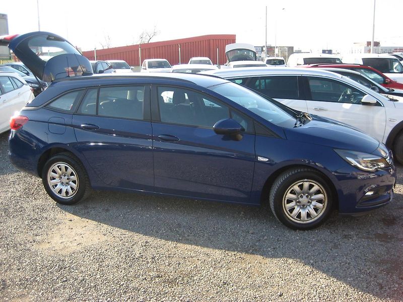 Opel Astra 1.6 CDTi ENJOY + ALU DPH ČR!!! - fotka 4 z 35