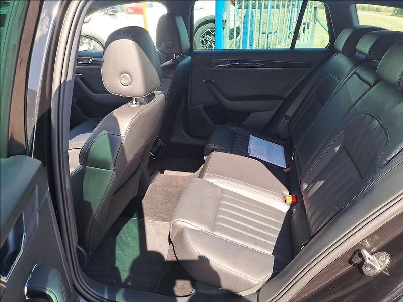 Škoda Superb 2,0 TDI 4x4 DSG KOUPENO CZ - fotka 7 z 24