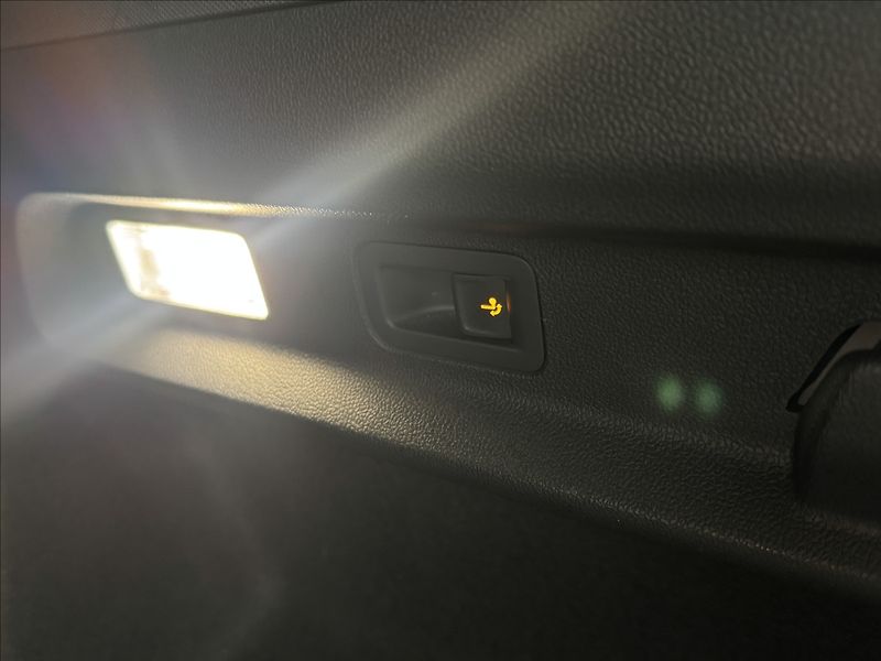 Ford Explorer 79kWh PREMIUM HUD B&O ČR - fotka 45 z 47