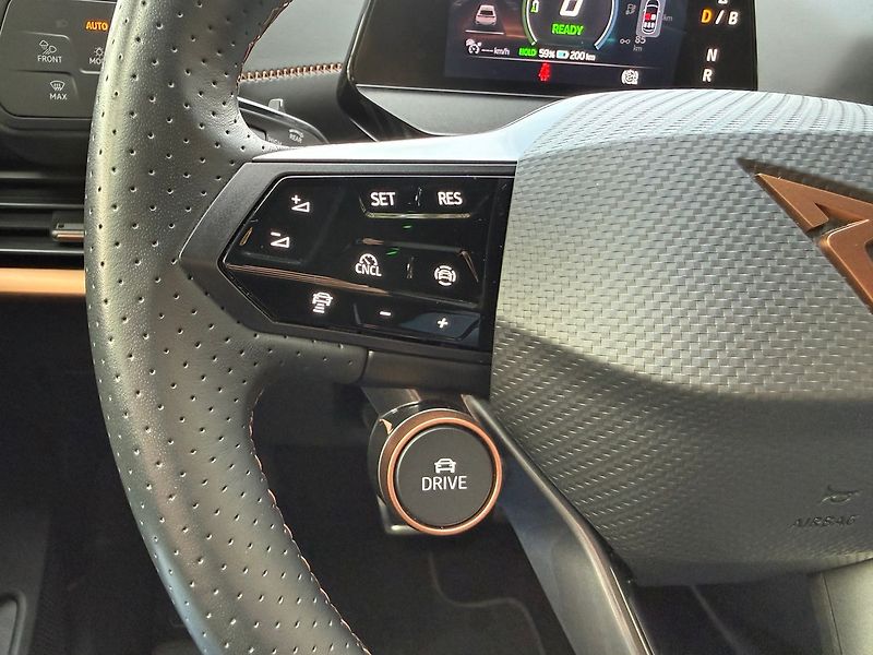 Cupra Born 170 kW eBoost FULL LED 63kWh - fotka 29 z 39